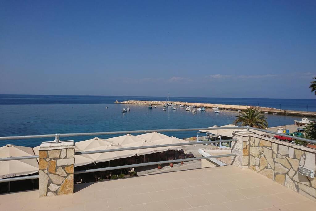 Mare -sea View Apartment/διαμέρισμα με θέα στην θάλασσα Daire *